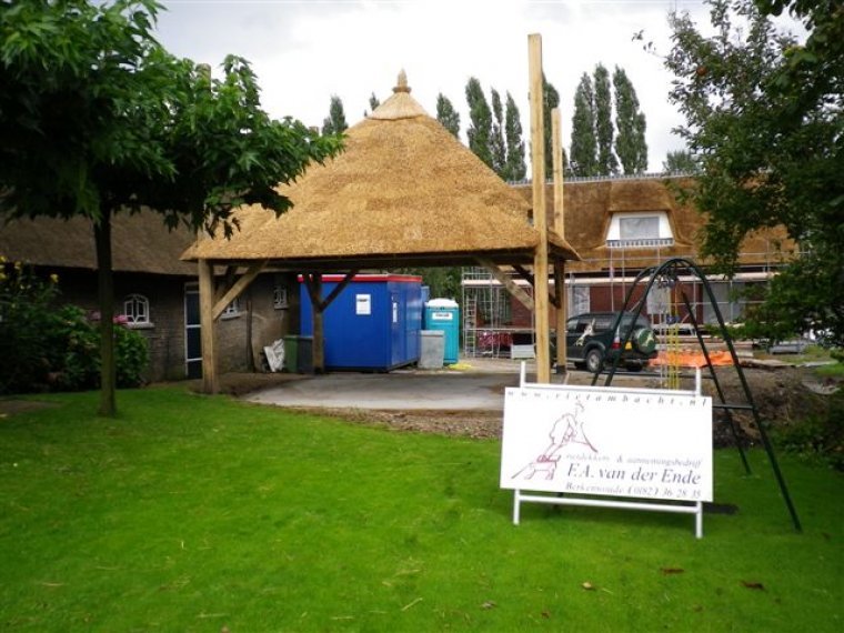 Traditionelen rieten hooiberg