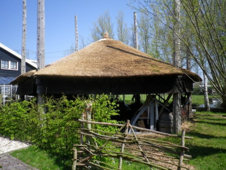 Rieten hooiberg met details