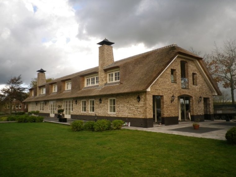 Rietdekkersbedrijf in Reeuwijk